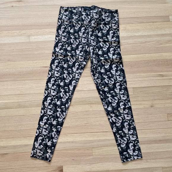 NWOT Aritzia Talula Leggings - Floral Print - Size M - Picture 2 of 4